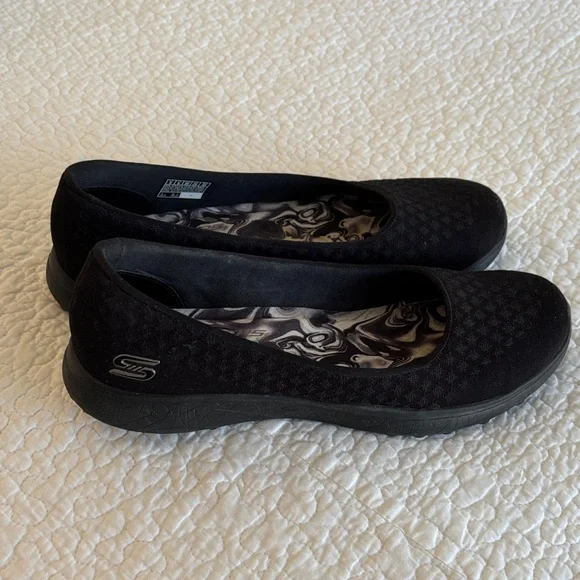 Skechers Women's Black Flats with Memory Foam - Picture 2 of 4